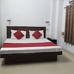 Goroomgo Kanha Inn Lucknow